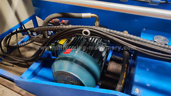 Machine de formage de rouleau de sertissage automatique (Deux directions horizontales et verticales)