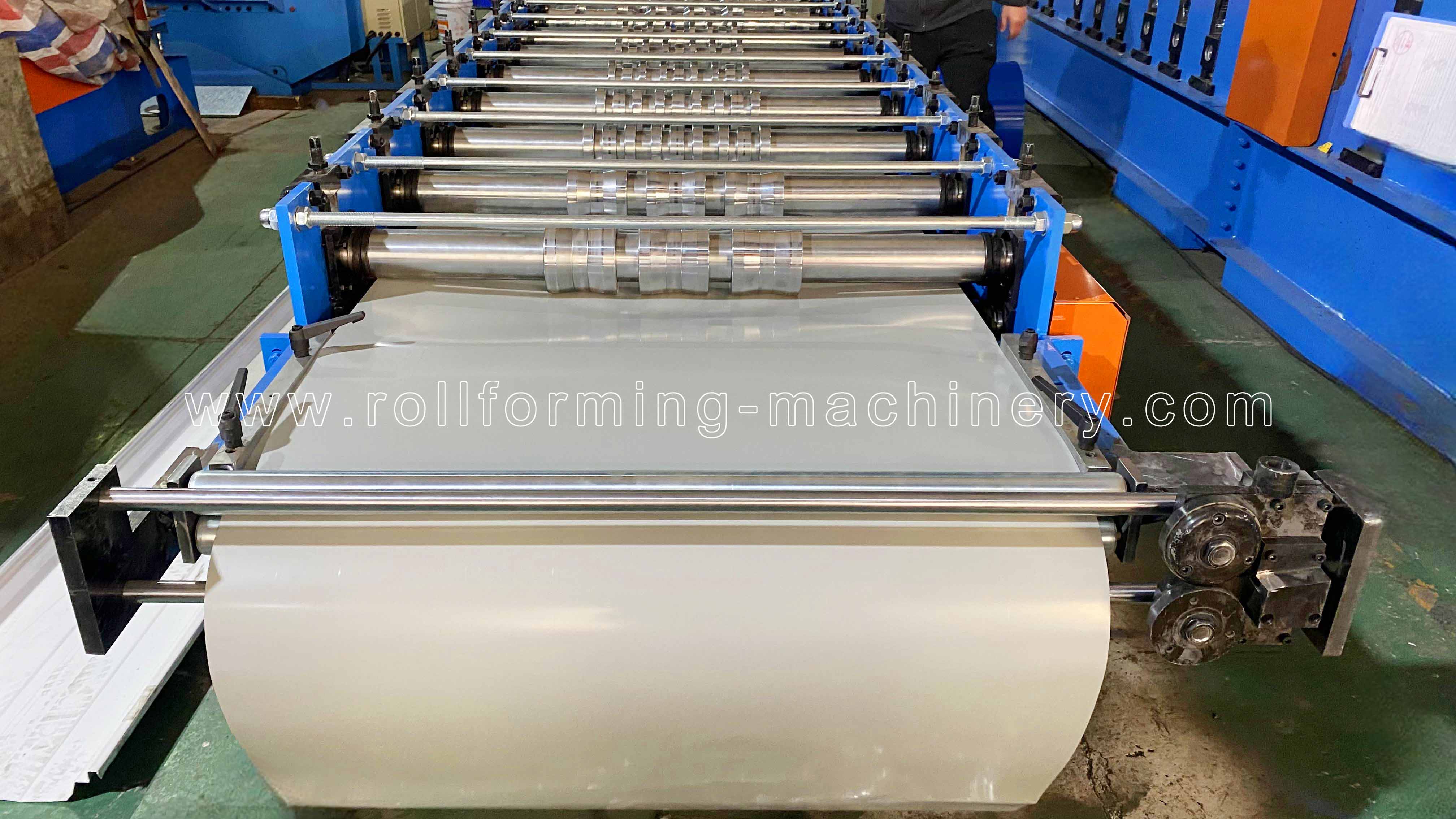 Dispositif de guidage d'alimentation