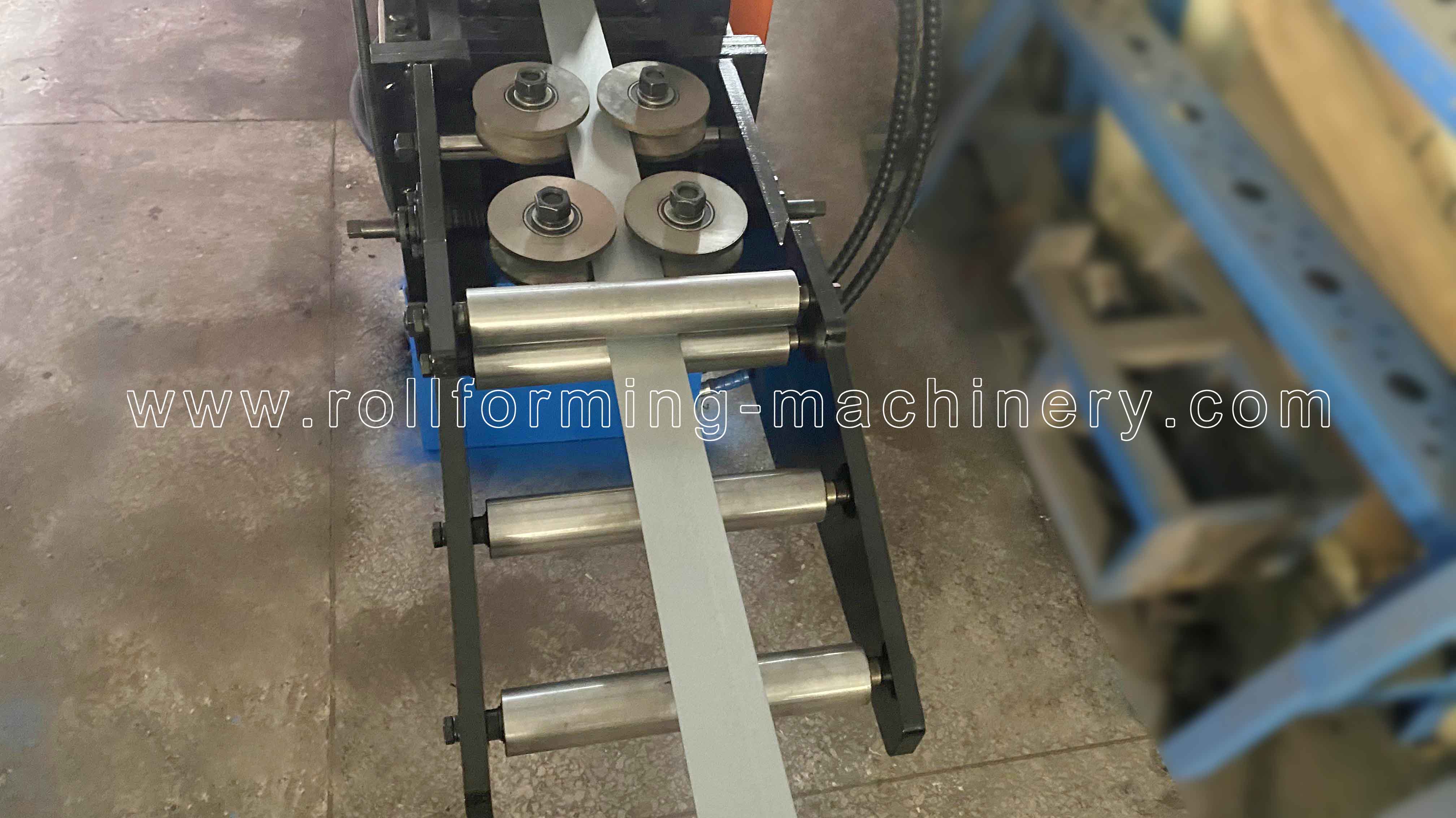 Appareil de guidage d'alimentation