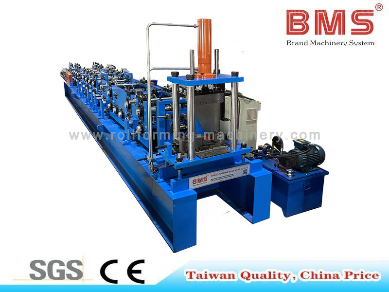 Machine de formation de rouleau de poutre de charge d'étagère