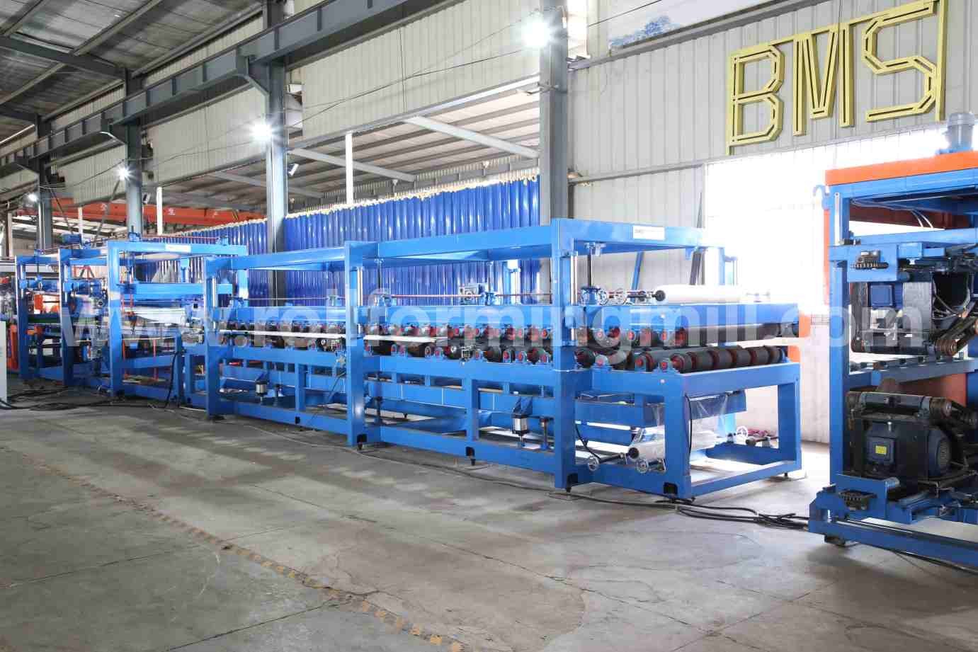 Plastifieuse de panneaux sandwich