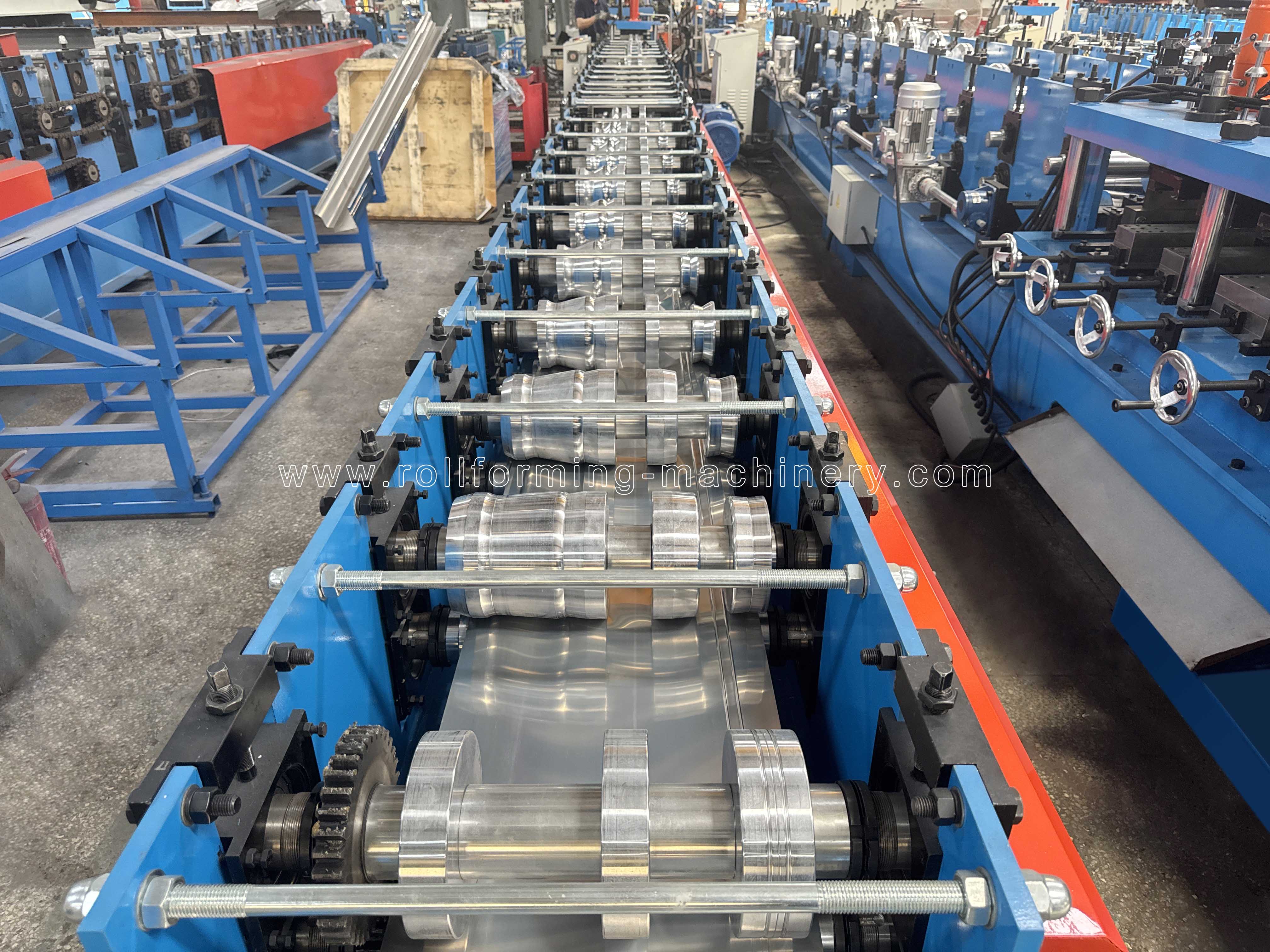 moulin &agrave; former du rouleau principal