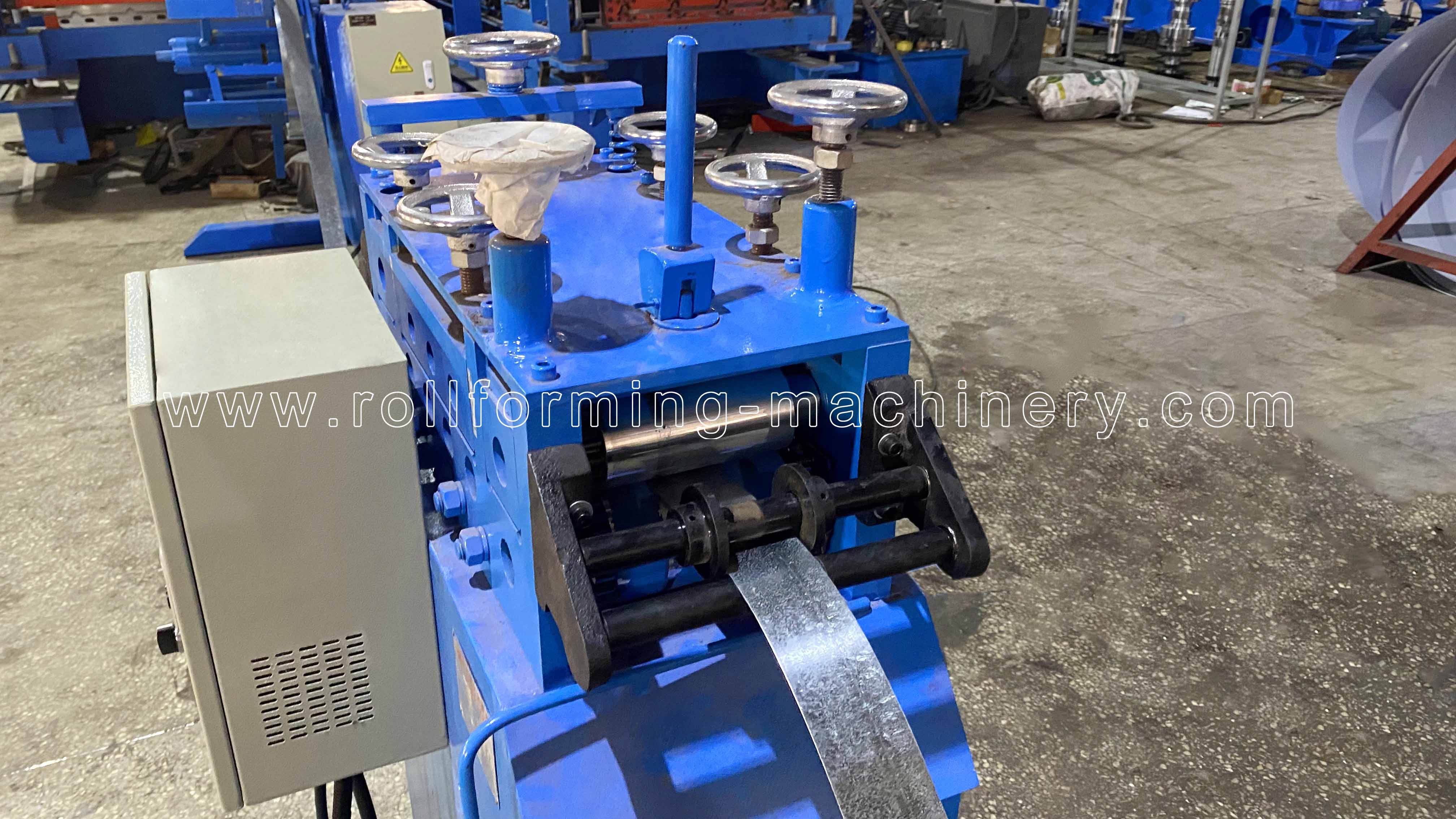 Dispositif de mise &agrave; niveau