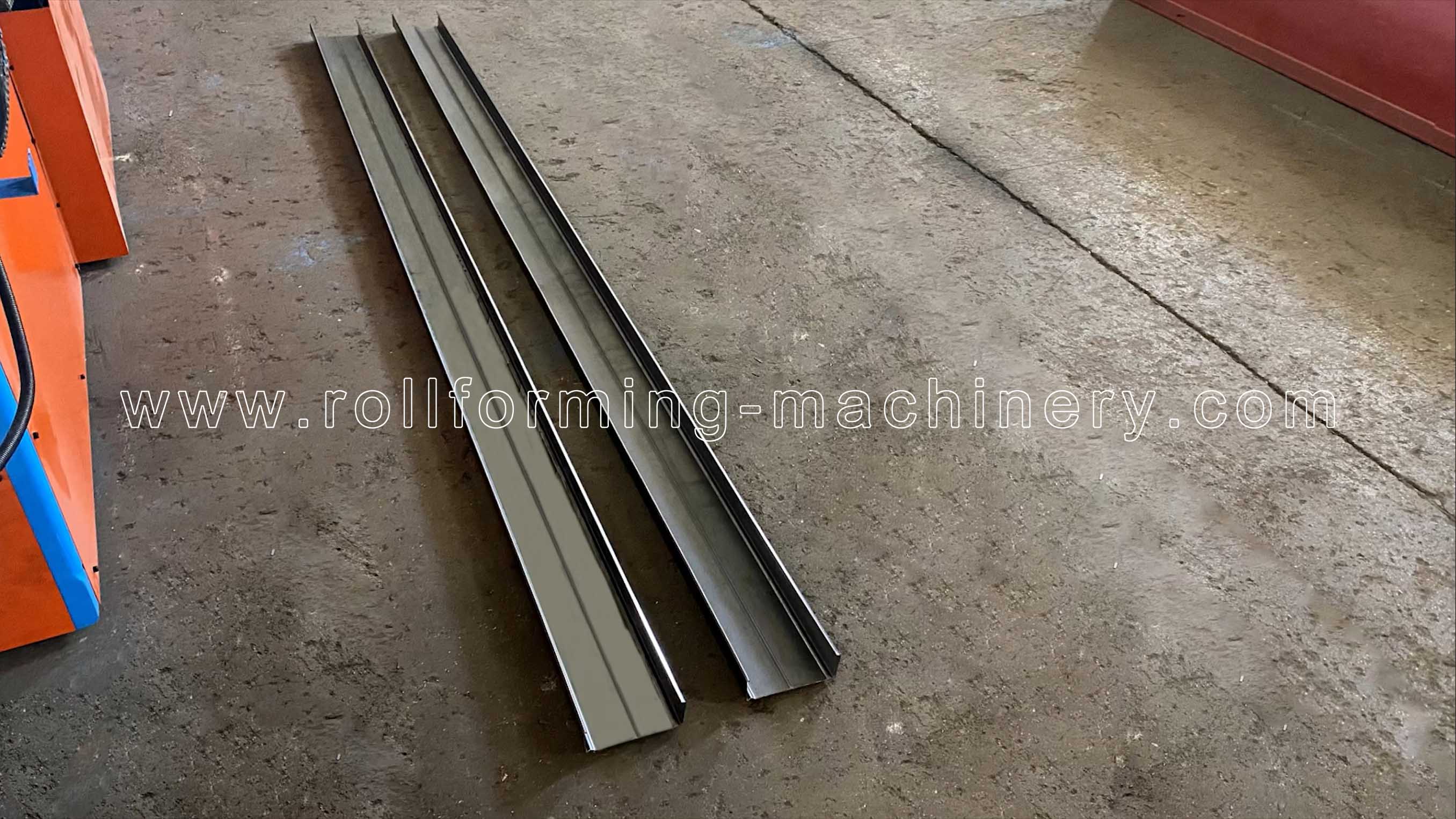 MACHINE DE MACHINE DE FORMAGE DE RORD DE CHARGE DE COUR